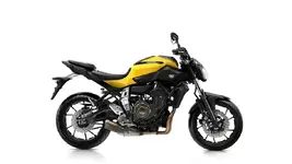 2015-Yamaha-MT-07-EU-Extreme-Yellow-Studio-002.webp