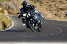 2014-BMW-R1200GS-Adventure-action-41-635x423.webp