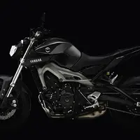 2014-Yamaha-MT-09-EU-Matt-Grey-Studio-010.jpg