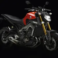 2014-Yamaha-MT-09-EU-Blazing-Orange-Studio-008.jpg
