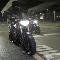 2014-Yamaha-MT-09-EU-Deep-Armor-Action-006.jpg