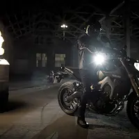2014-Yamaha-MT-09-EU-Deep-Armor-Static-005.jpg