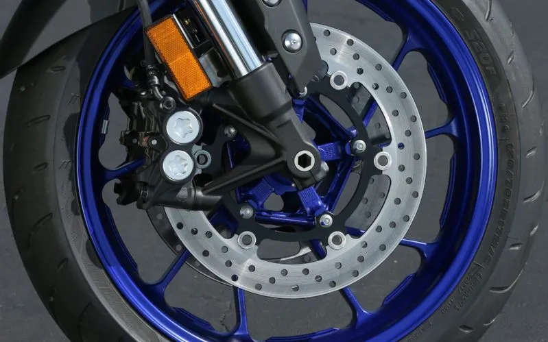 122-1306-8082-o_2014-yamaha-FZ-09_1_.jpg