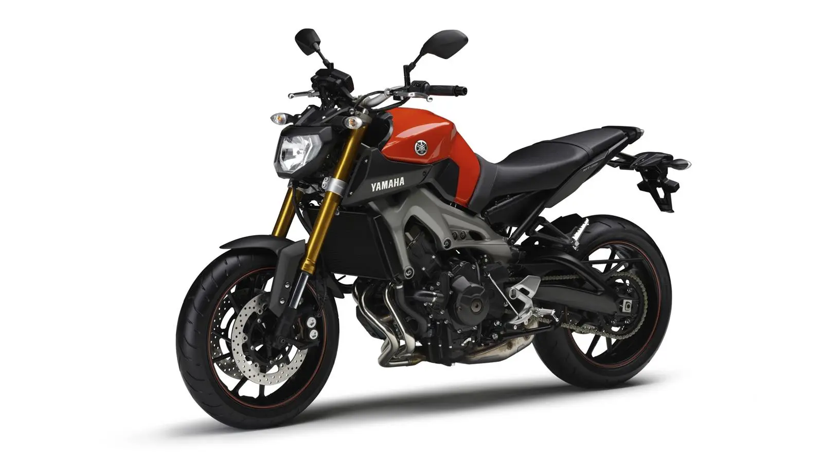 2014-Yamaha-MT-09-EU-Blazing-Orange-Studio-007.jpg