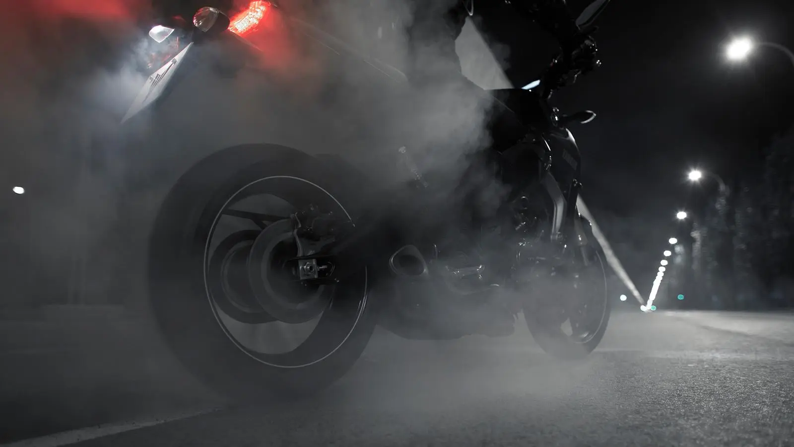 2014-Yamaha-MT-09-EU-Deep-Armor-Static-009.jpg