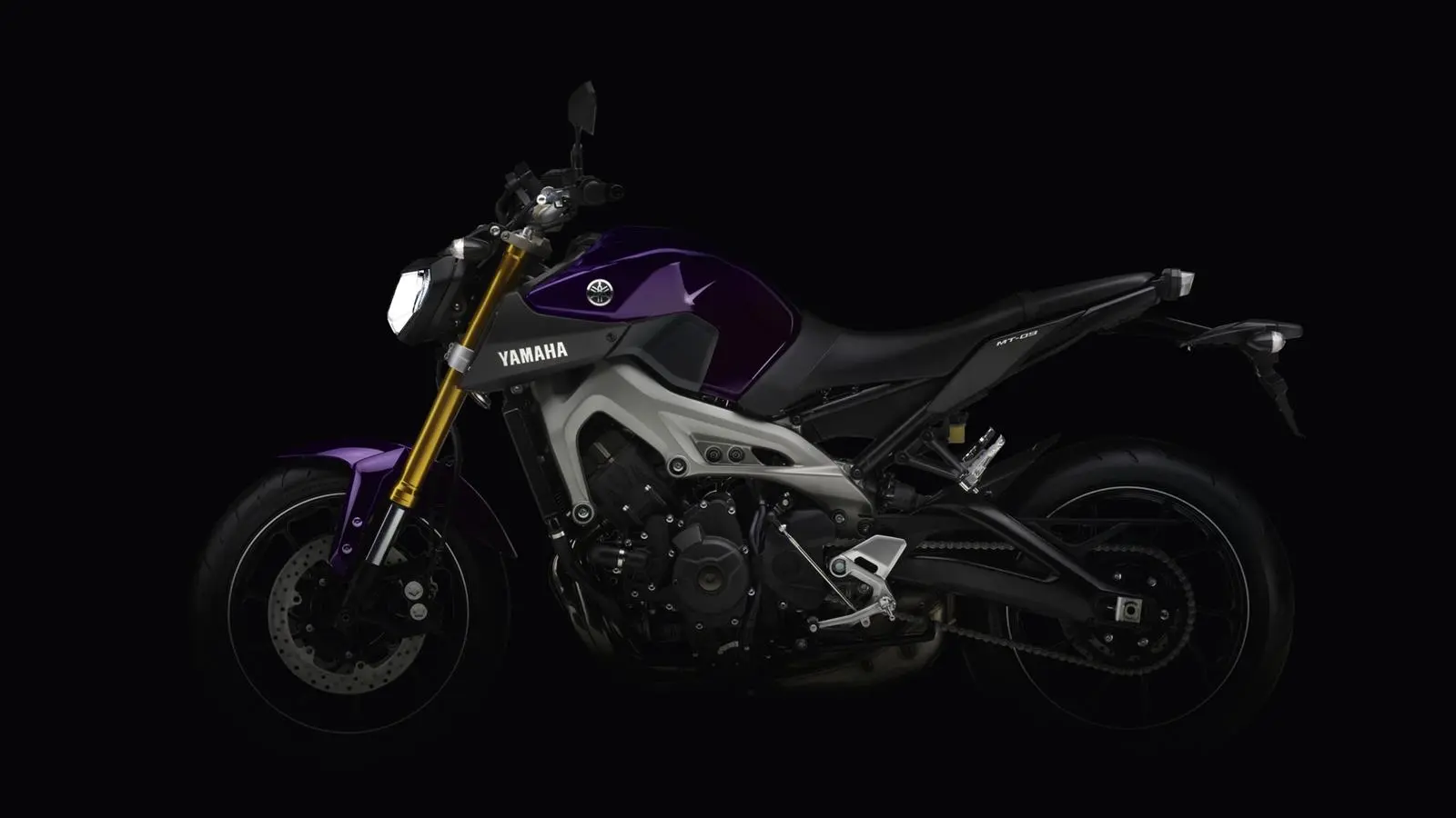 2014-Yamaha-MT-09-EU-Deep-Armor-Studio-010.jpg