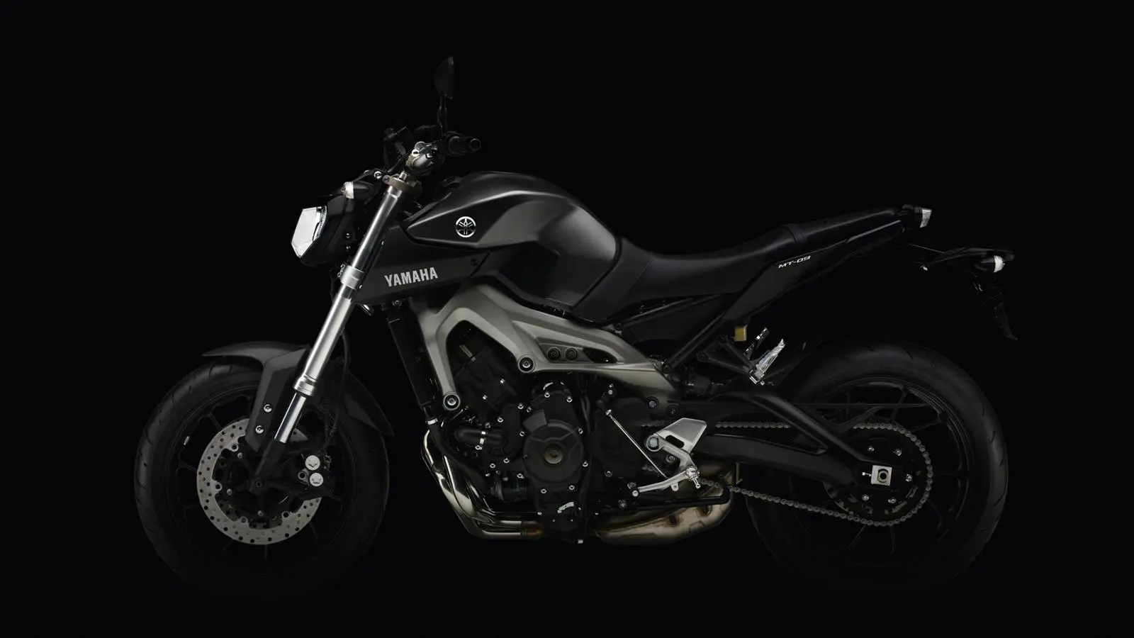2014-Yamaha-MT-09-EU-Matt-Grey-Studio-010.jpg