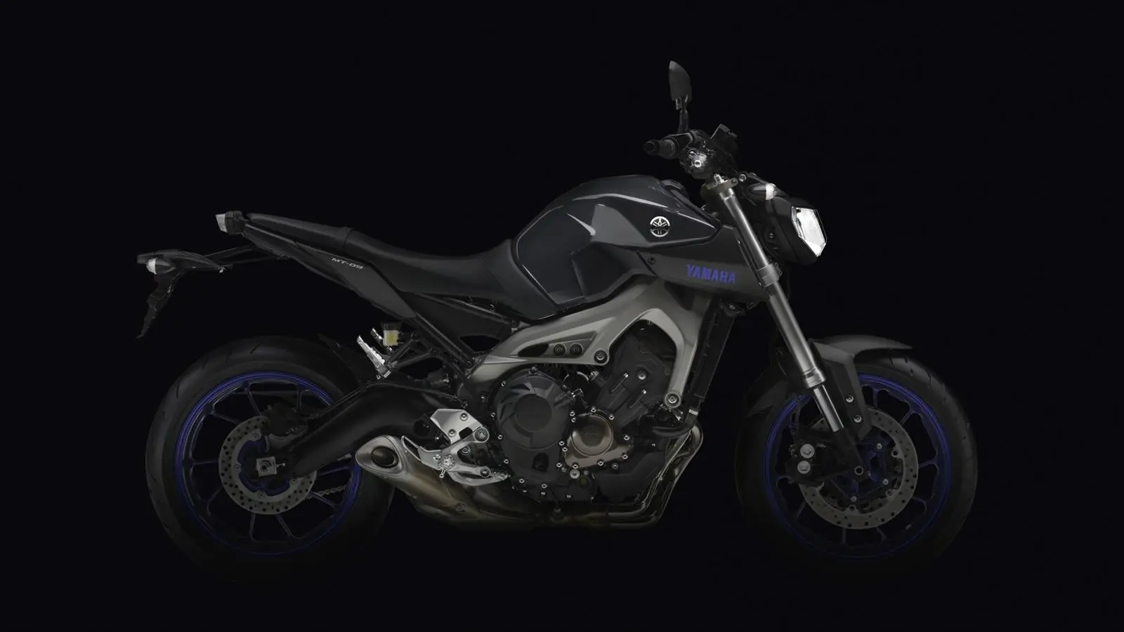 2014-Yamaha-MT-09-EU-Race-Blu-Studio-009.jpg